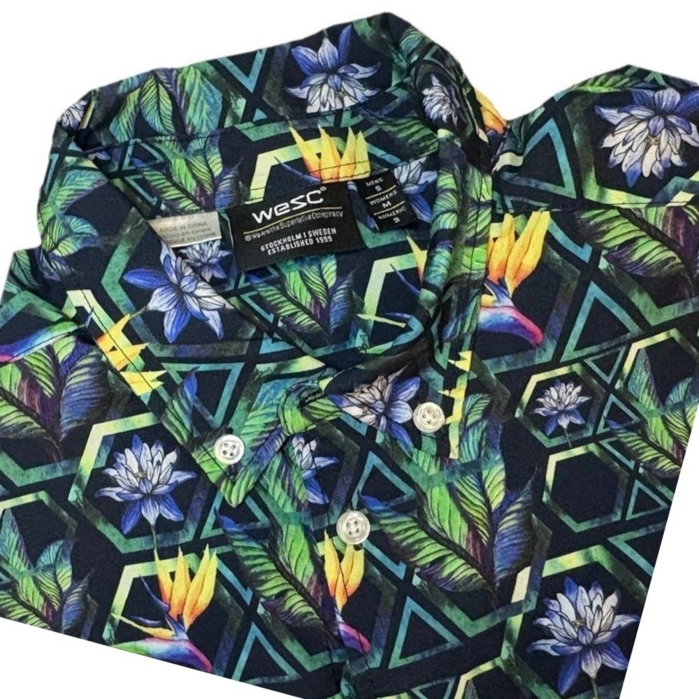 WESC Hawaiian Shirt Mens S Women M Oden Black Floral Geometric Vacation Beach - Picture 2 of 7